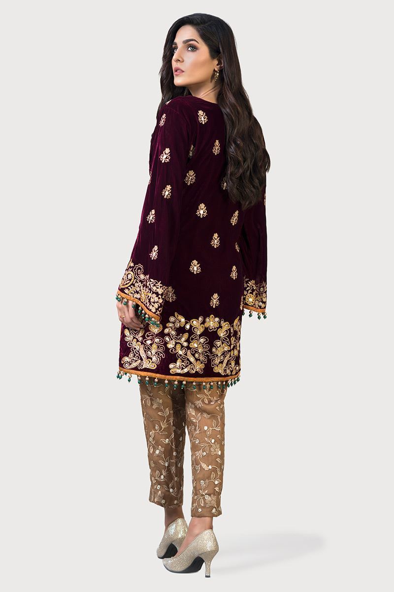 Pakistani Plum Gota-Embroidered Velvet Salwar Kameez (3-Piece) - Image 2