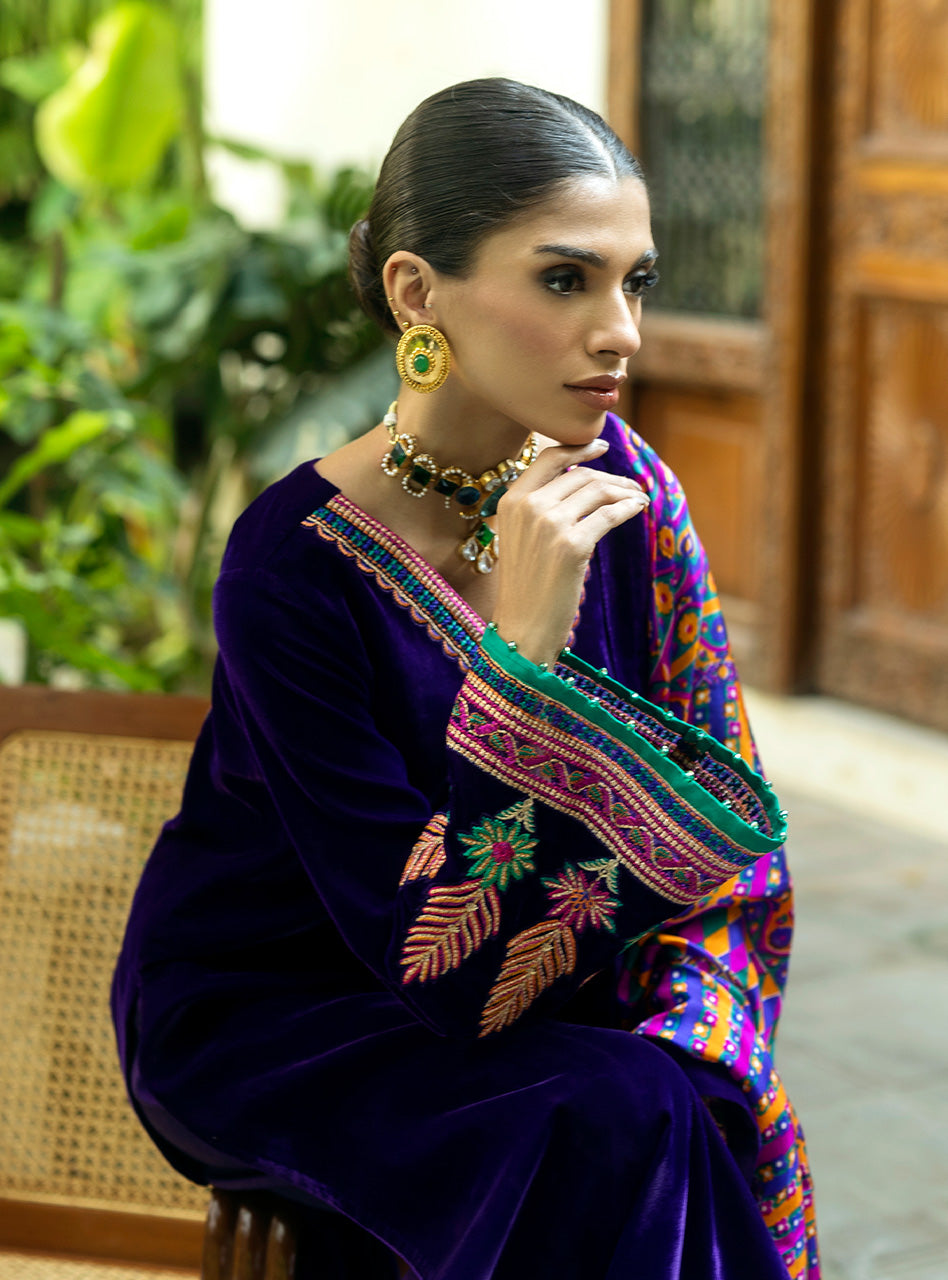 Pakistani Royal Purple Embroidered Velvet Salwar Kameez (3-Piece) - Image 7