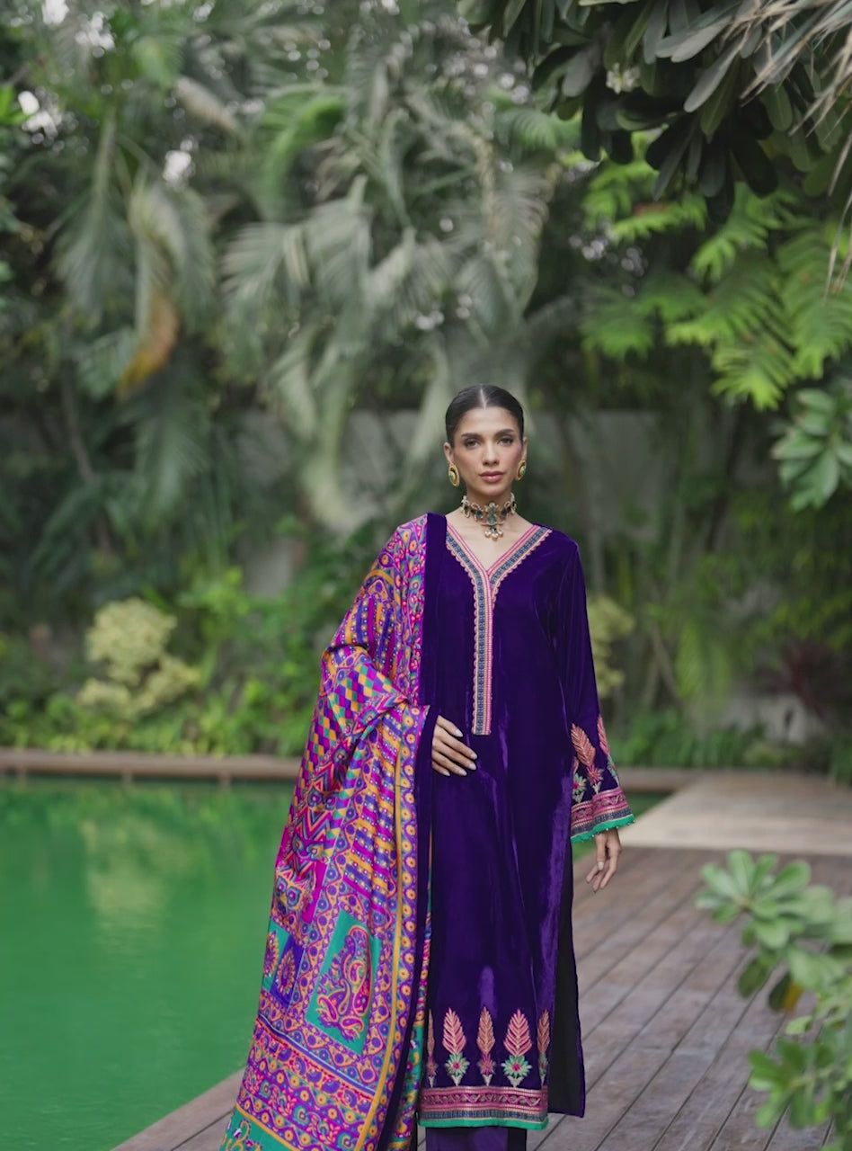 Pakistani Royal Purple Embroidered Velvet Salwar Kameez (3-Piece) - Image 8