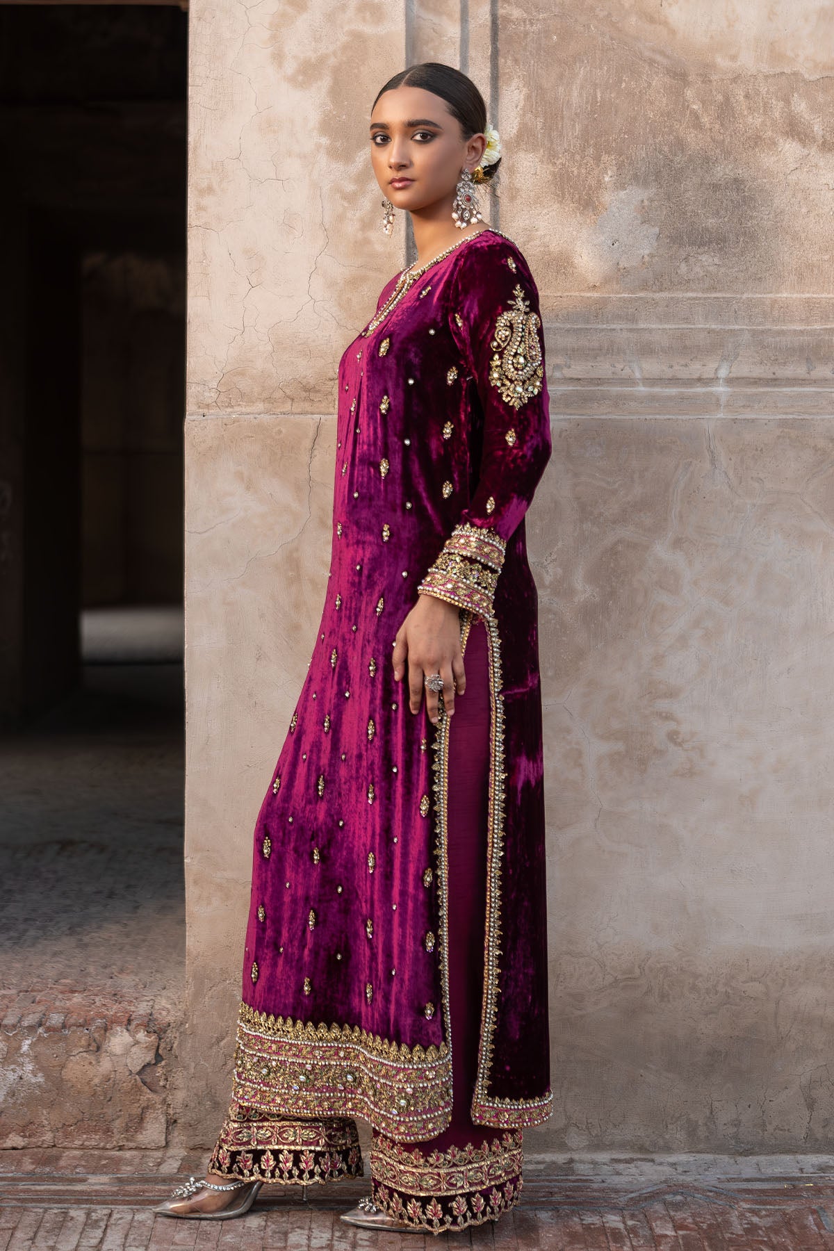 Plum Embellished Velvet Salwar Kameez (2-Piece) - Image 2
