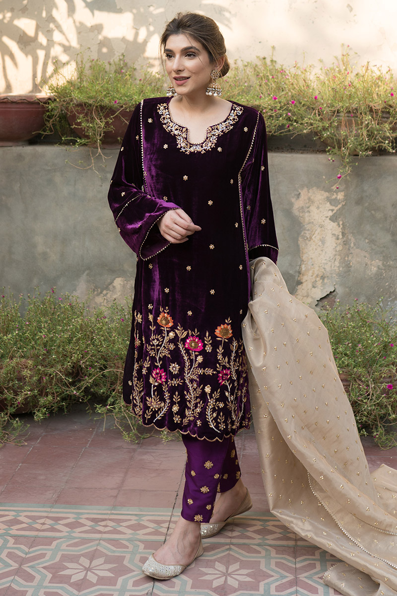 Pakistani Violet Resham & Dabka Velvet Kurta Set (3-Piece) - Image 1