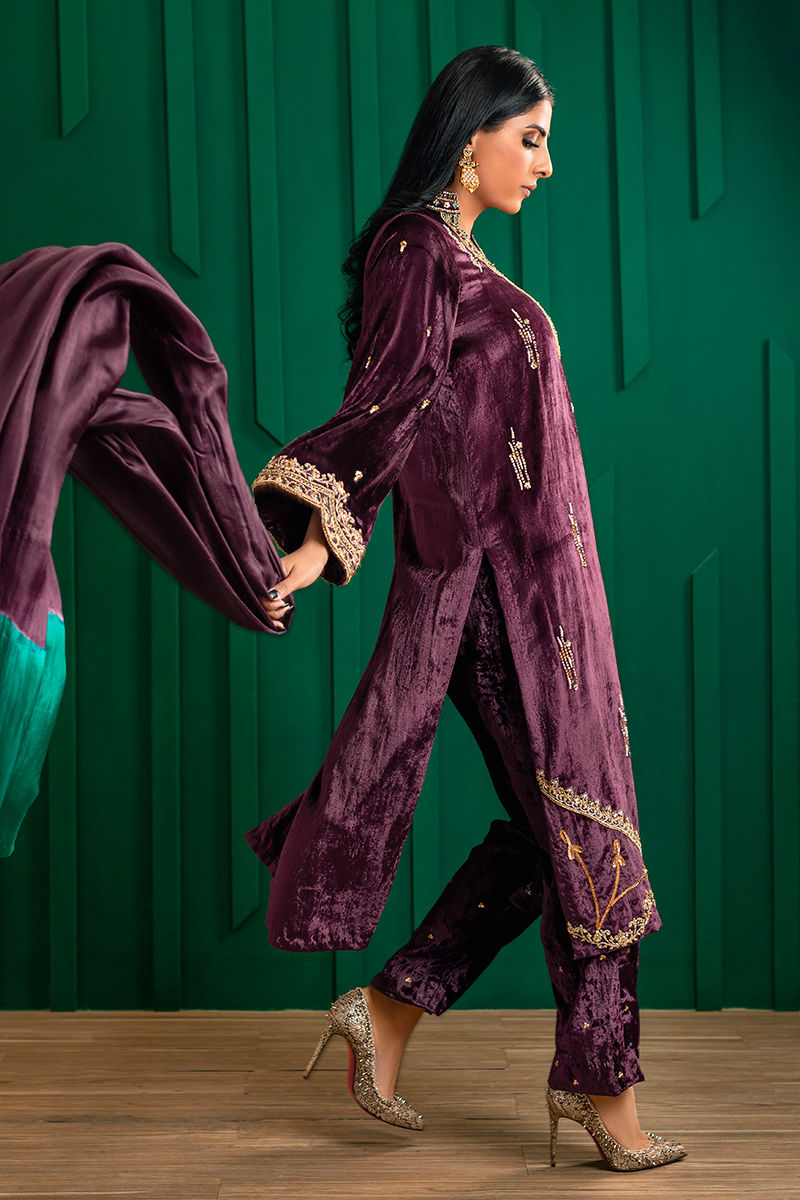 Pakistani Plum Zardozi Velvet Salwar Kameez (3-Piece) - Image 4