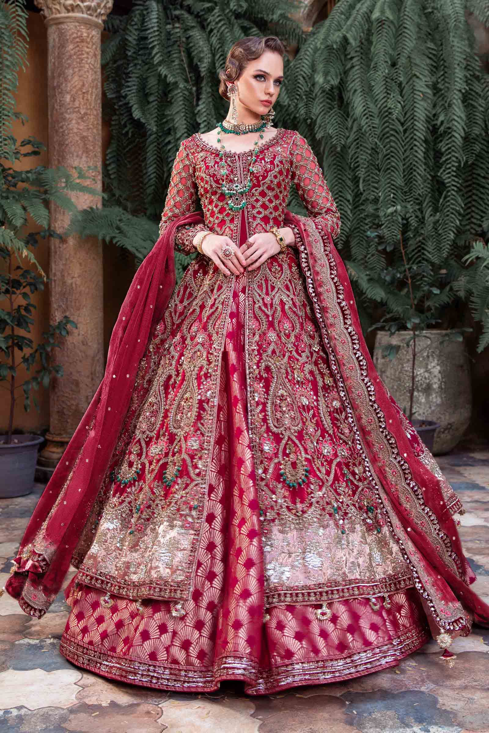 Pakistani Red Embellished Organza & Jamawar Lehenga (3-Piece) - Image 3