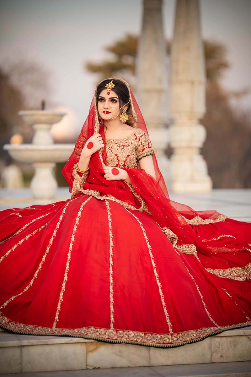 Red Embroidered Jamawar Choli with Raw Silk Lehenga (3-Piece) - Image 2