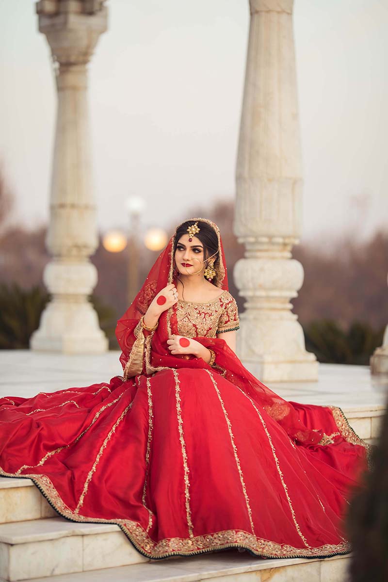Red Embroidered Jamawar Choli with Raw Silk Lehenga (3-Piece) - Image 9