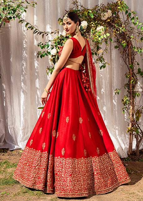 Pakistani Rave Red Zardozi Korean Rawsilk Lehenga Choli (3-Piece) - Image 6