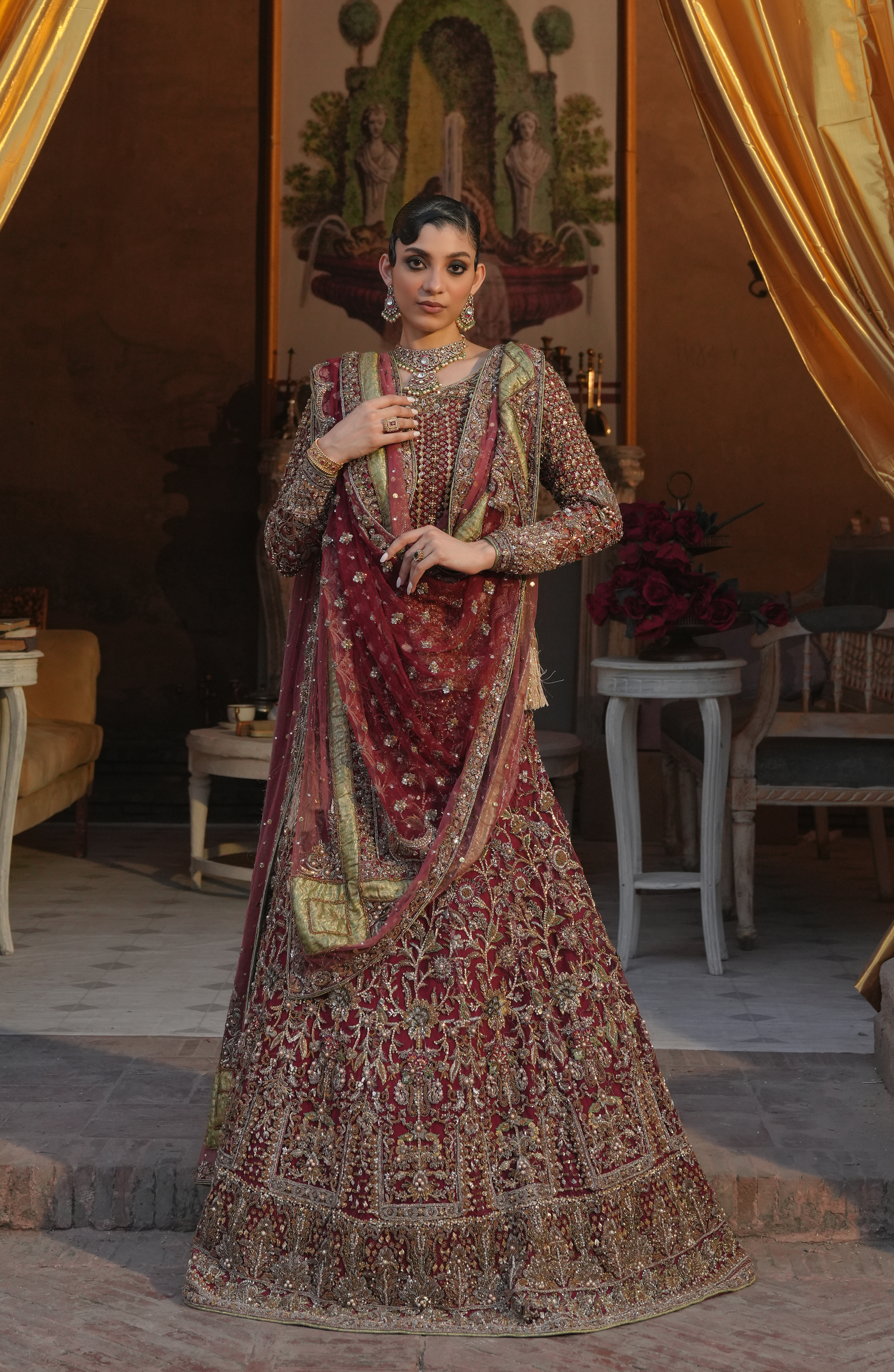 Pakistani Red Antique Gold Net Mermaid-Cut Lehenga Choli (3-Piece) - Image 4
