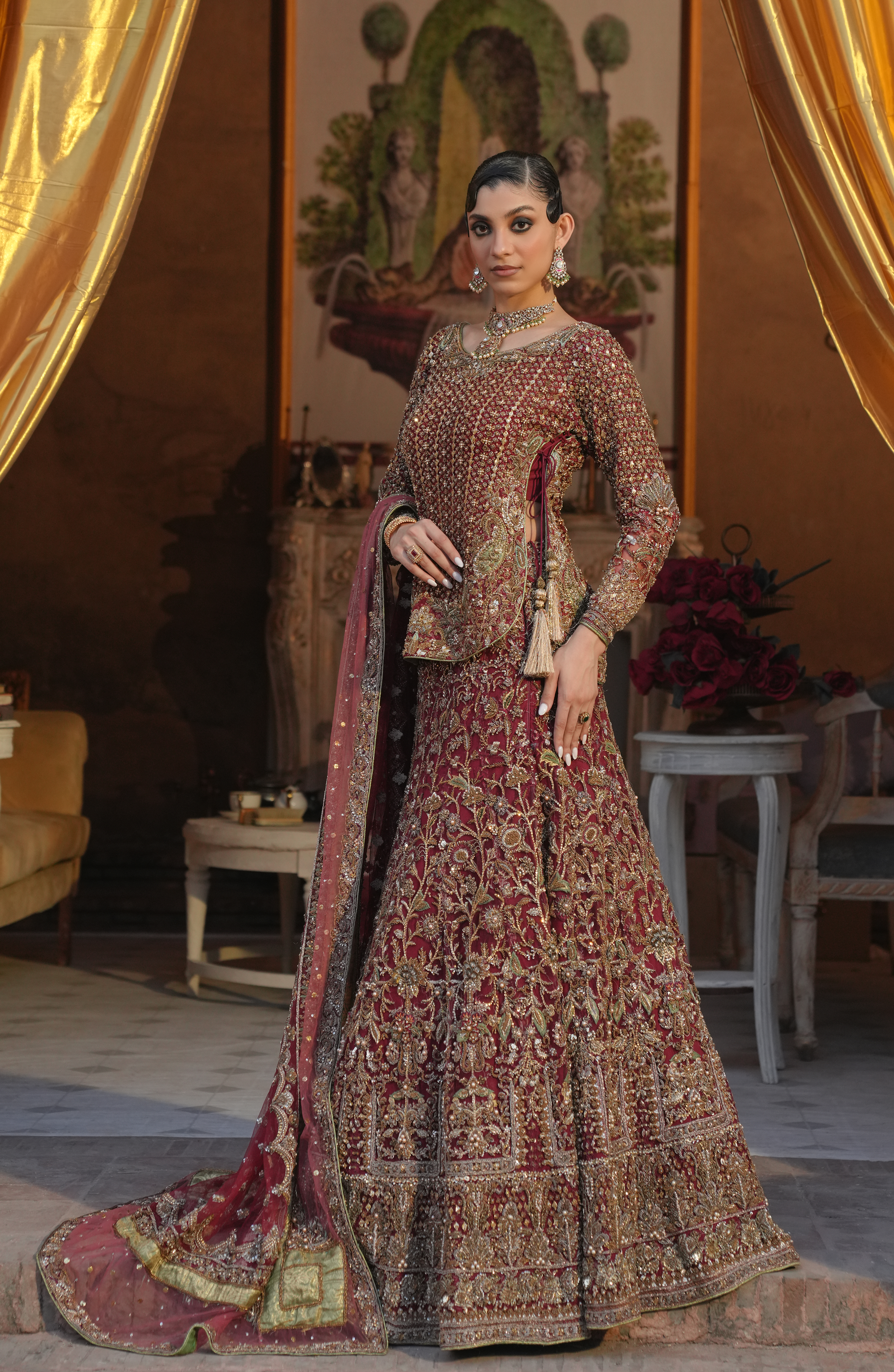 Pakistani Red Antique Gold Net Mermaid-Cut Lehenga Choli (3-Piece) - Image 5