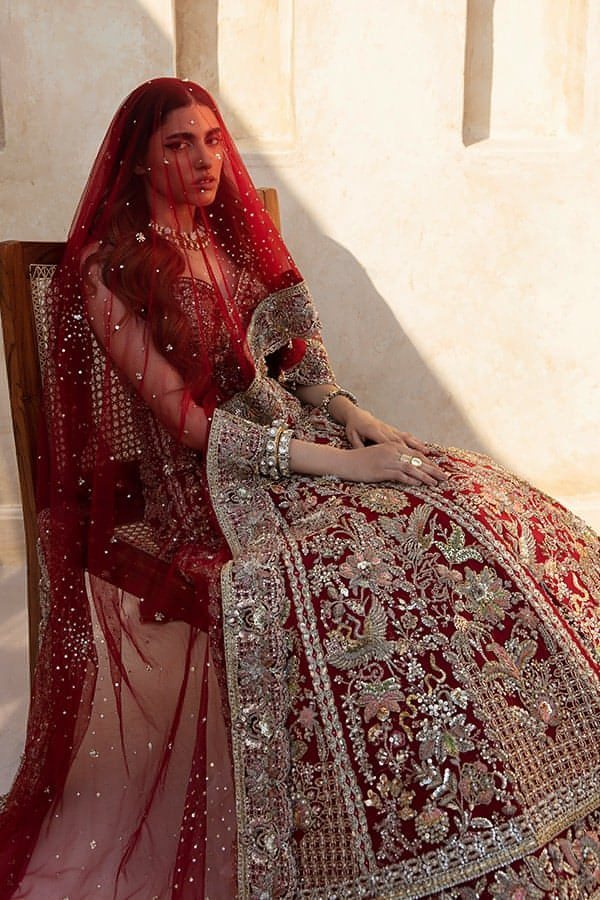 Red Marori Naqshi Net Bridal Lehenga (3-Piece) - Image 3