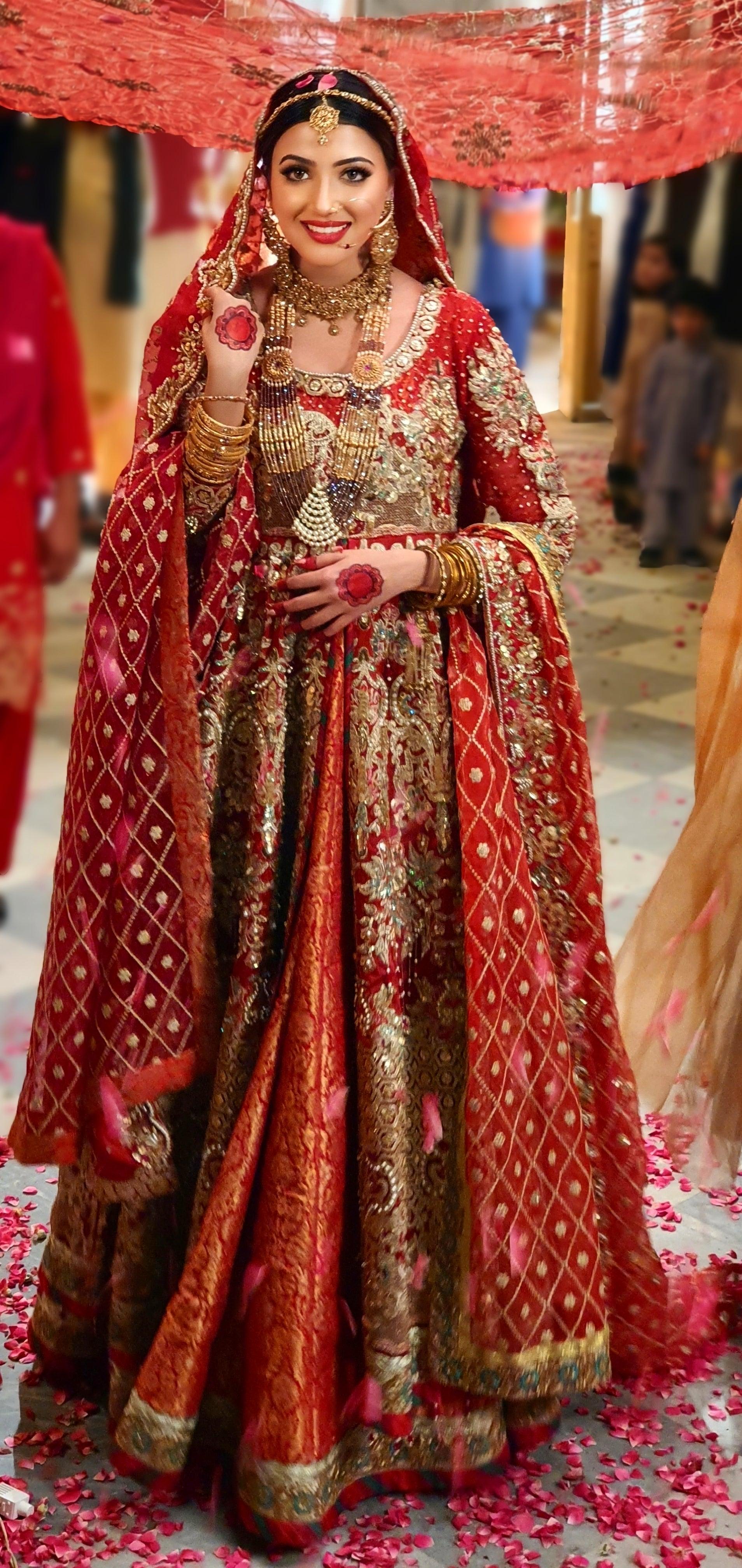 Pakistani Red Embroidered Organza Bridal Lehenga (3-Piece) - Image 7