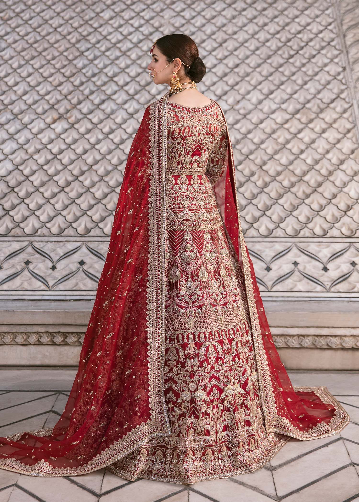 Red Hand-Embellished Organza Lehenga Choli (3-Piece) - Image 4