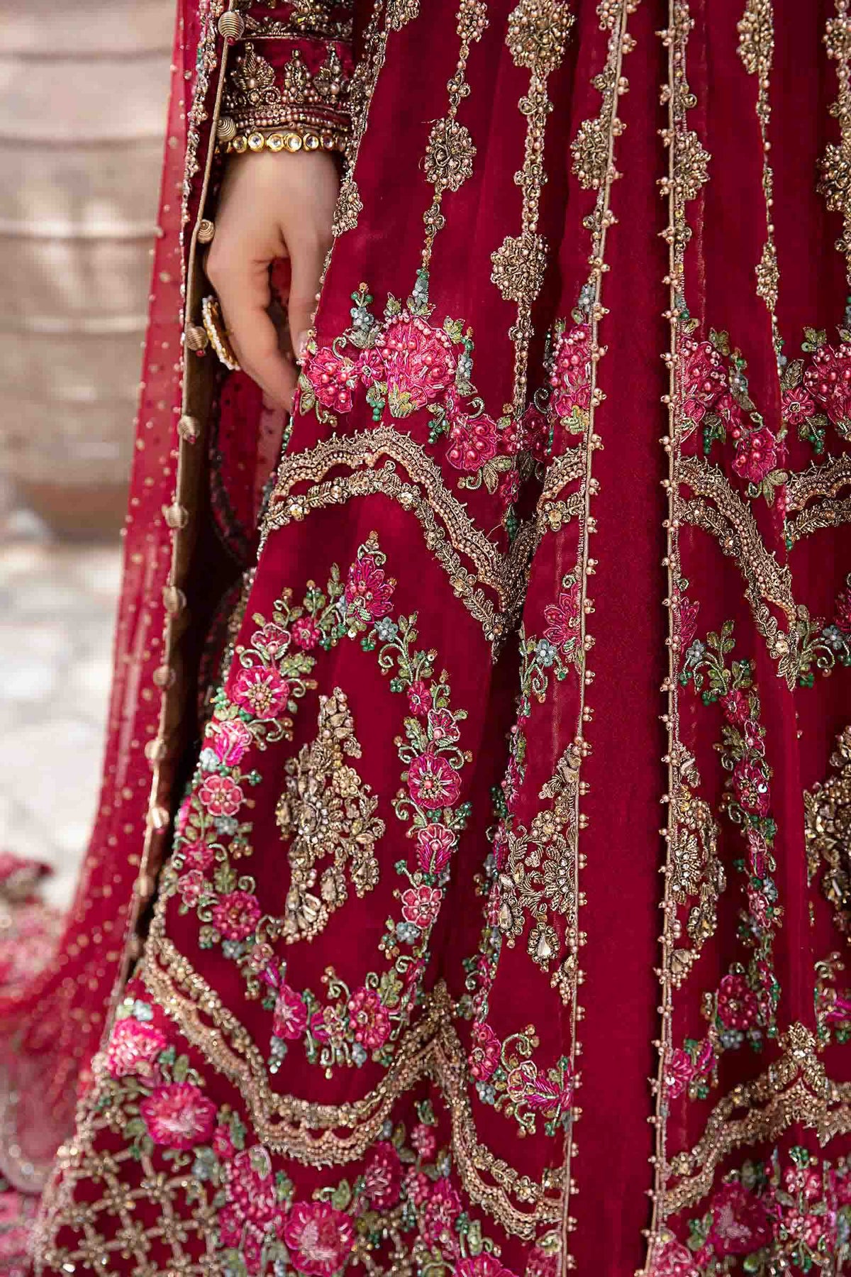 Ruby Red Embellished Organza & Jamawar Bridal Lehenga (4-Piece) - Image 9