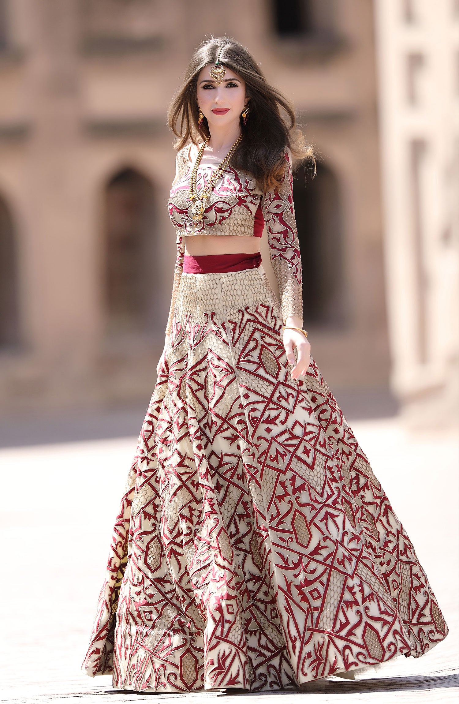 Pakistani Crimson Embroidered Net & Raw Silk Lehnga Choli (3-Piece) - Image 2