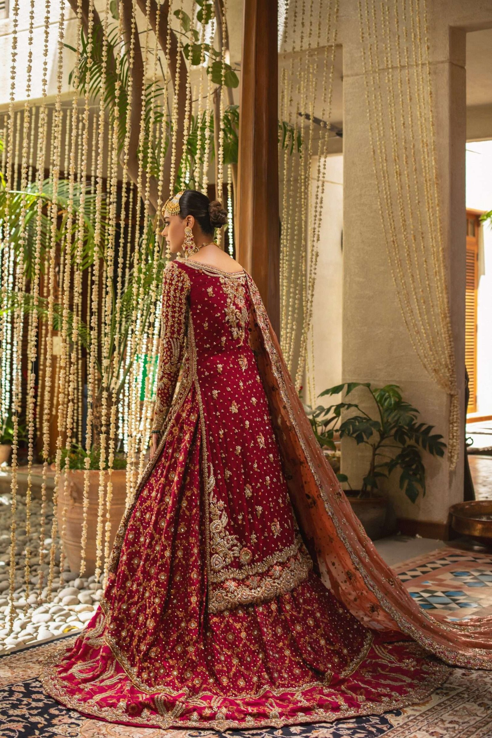 Pakistani Red Naqshi Kamdaani Silk Bridal Lehenga (3-Piece) - Image 5