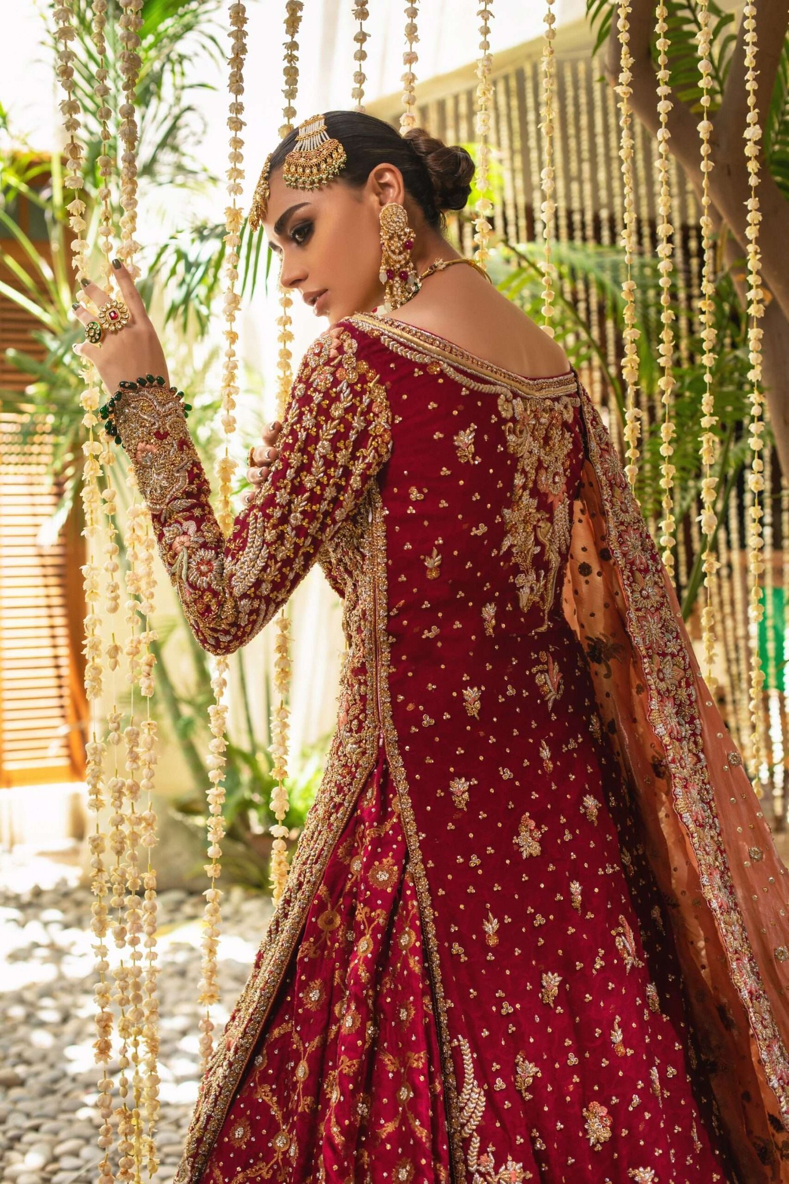 Pakistani Red Naqshi Kamdaani Silk Bridal Lehenga (3-Piece) - Image 6