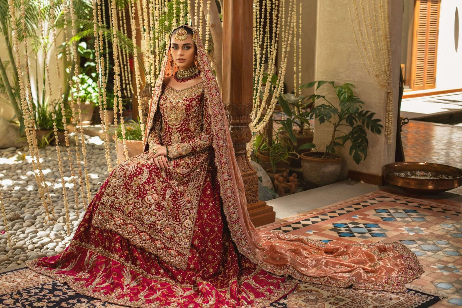 Pakistani Red Naqshi Kamdaani Silk Bridal Lehenga (3-Piece) - Image 7