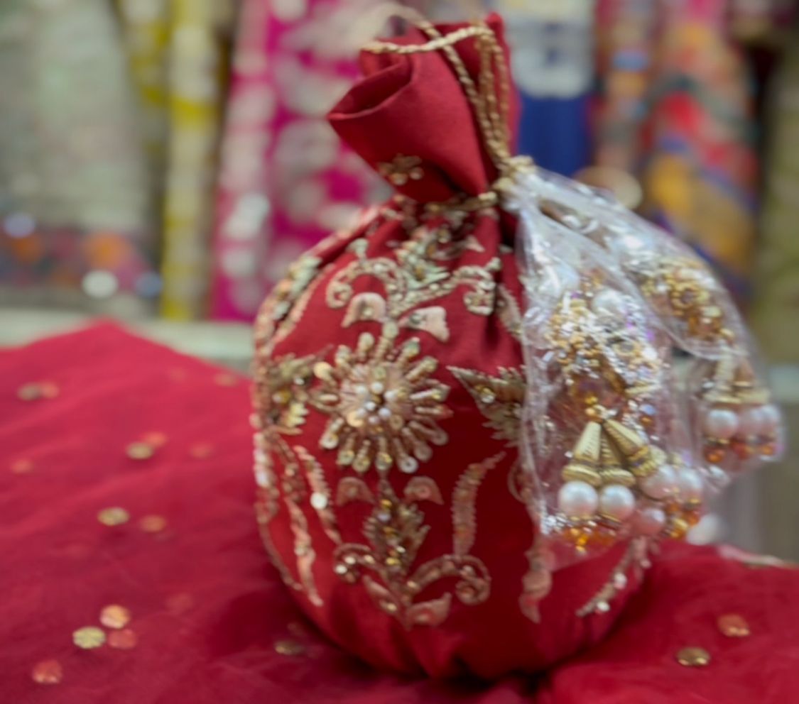 Pakistani Indian Red Embroidered Silk Lehenga Choli (3-Piece) - Image 4