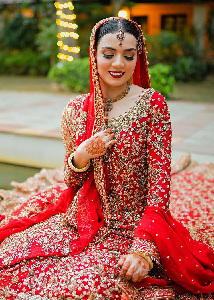 Pakistani Crimson Red Embroidered Silk Bridal Lehenga (3-Piece) - Image 2