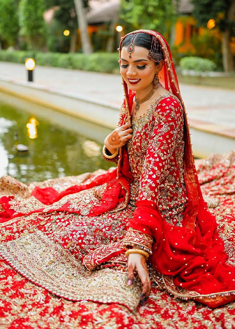 Pakistani Crimson Red Embroidered Silk Bridal Lehenga (3-Piece) - Image 7