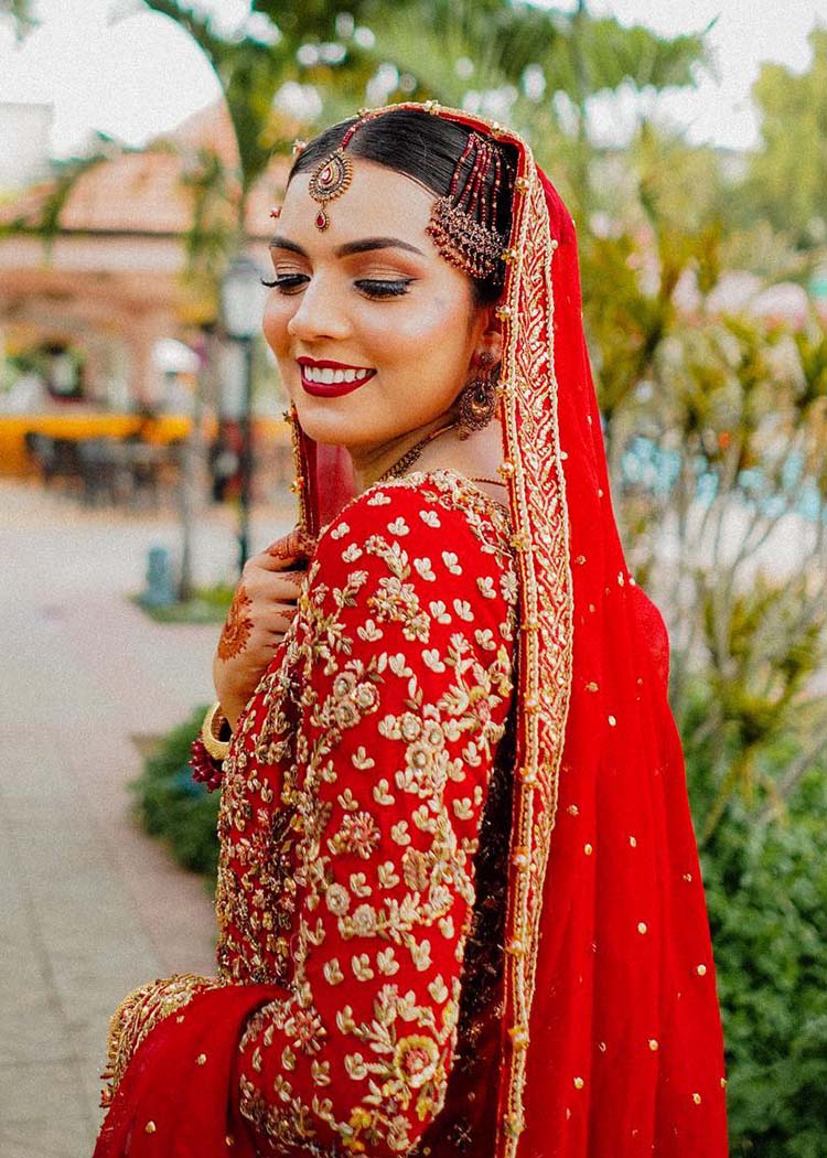 Pakistani Crimson Red Embroidered Silk Bridal Lehenga (3-Piece) - Image 9