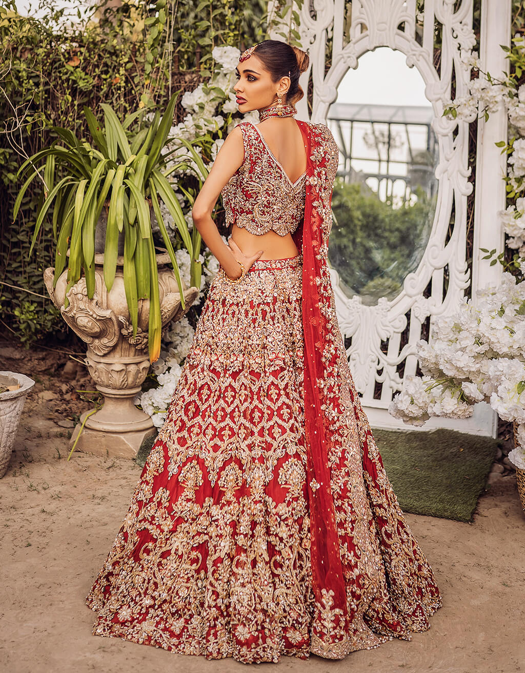 Pakistani Scarlet Red Embroidered Silk Lehenga Choli (3-Piece) - Image 3