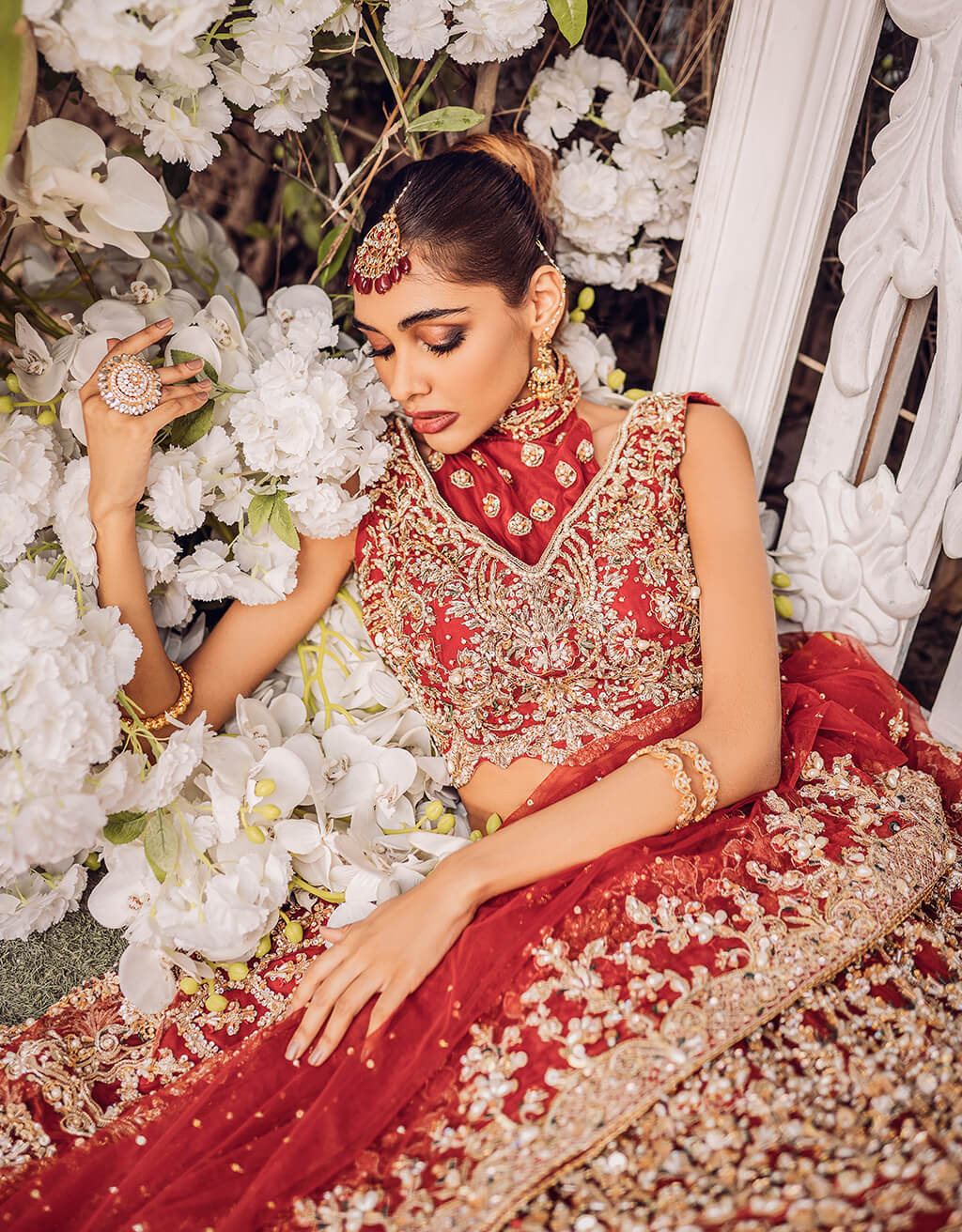 Pakistani Scarlet Red Embroidered Silk Lehenga Choli (3-Piece) - Image 4