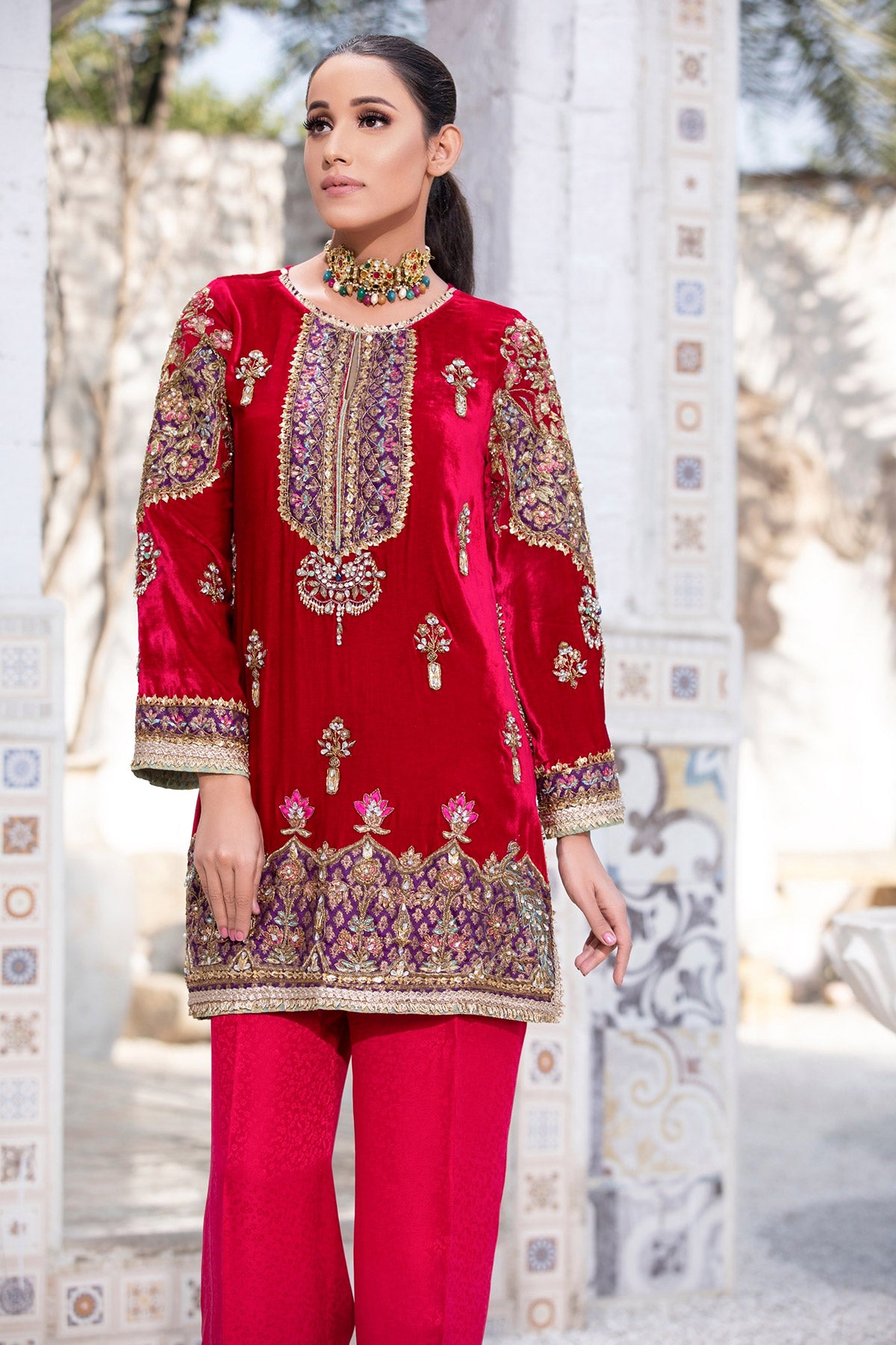 Crimson Red Embroidered Velvet Kurta Set (2-Piece) - Image 3