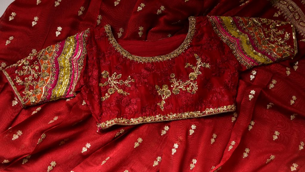 Pakistani Pomegranate Red Embroidered Cotton Net Saree (2-Piece) - Image 2