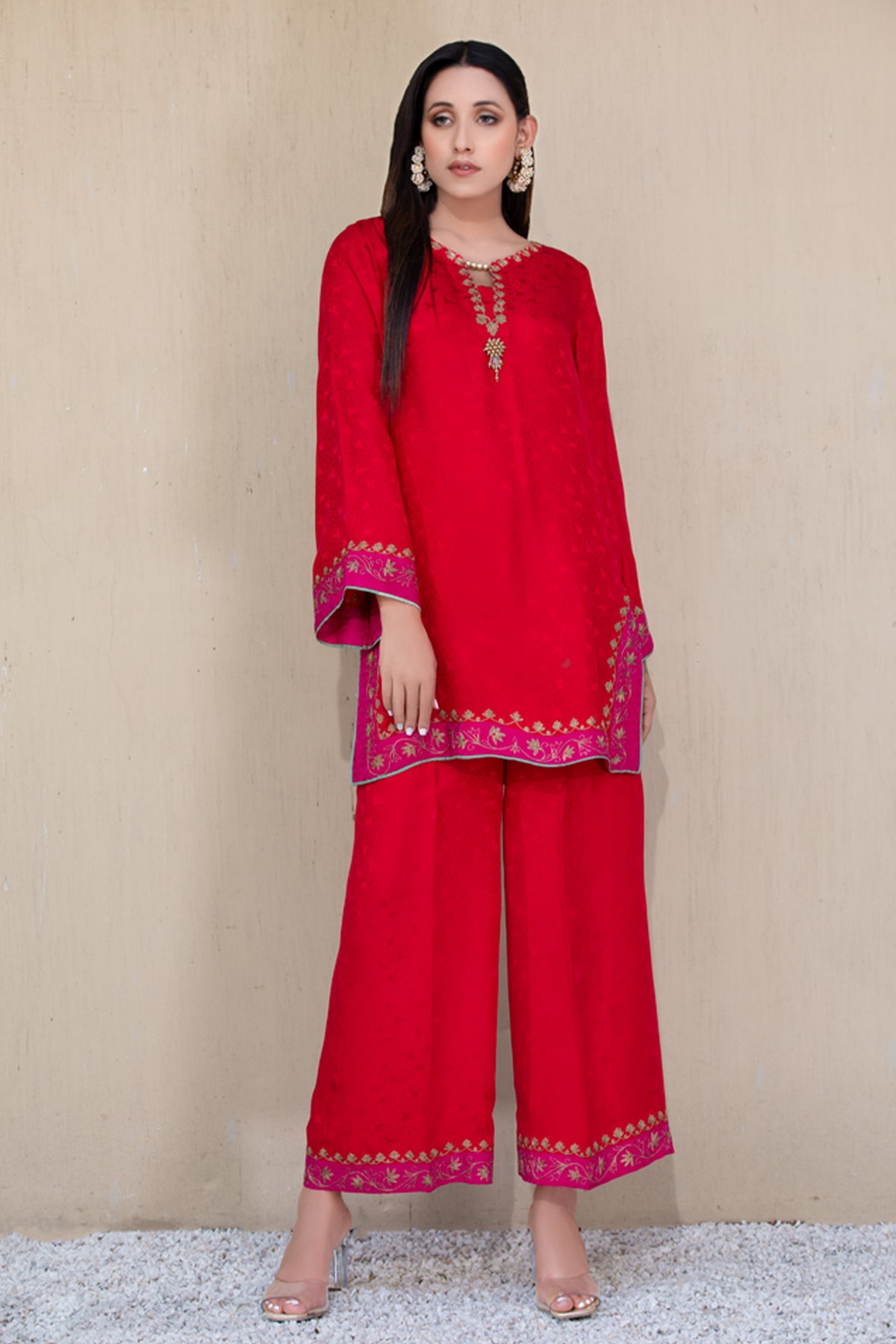 Red Tilla Embroidered Embossed Silk Kurta Set (2-Piece) - Image 1