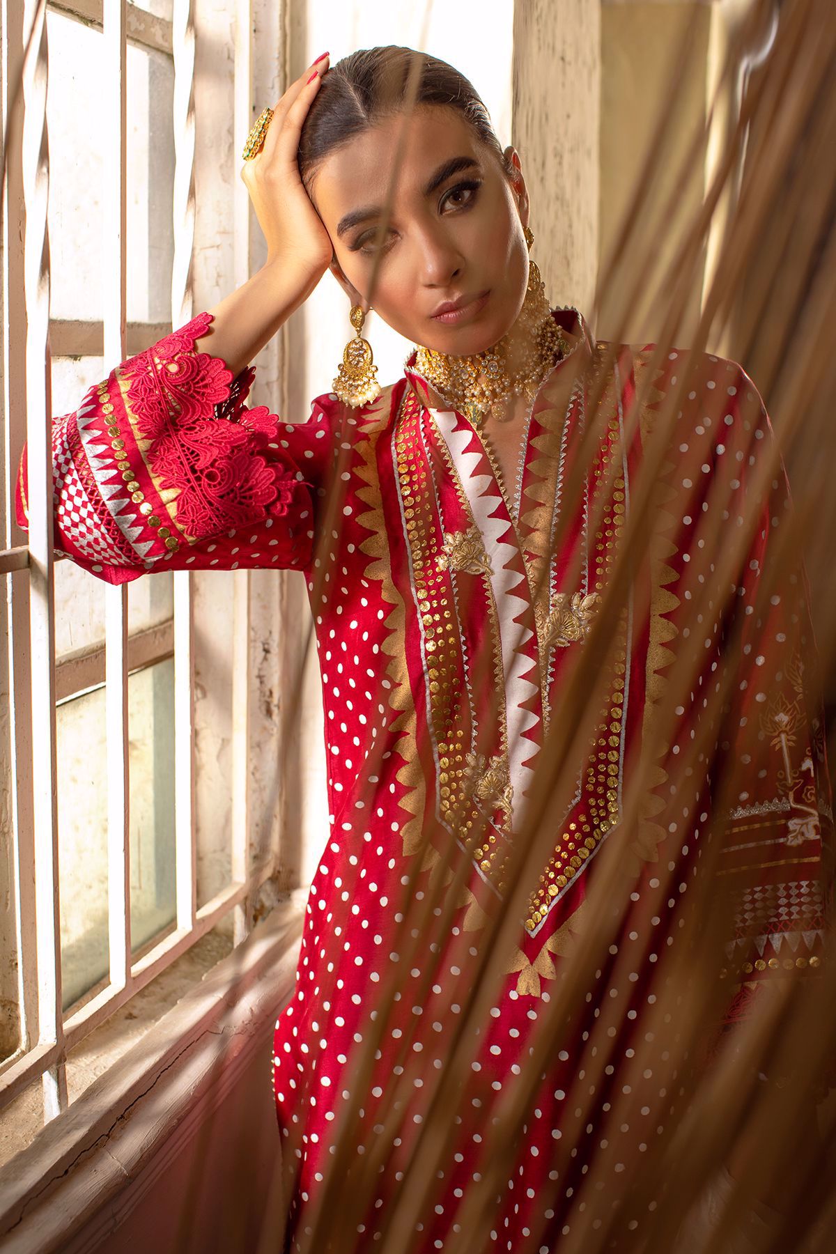 Pakistani Scarlet Kaamdani Khaadi Silk Salwar Kameez (3-Piece) - Image 2