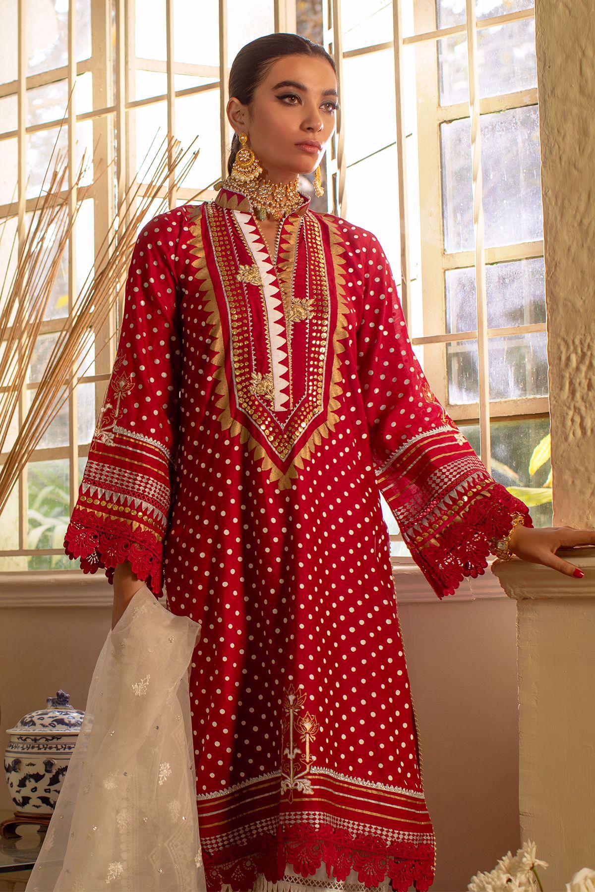 Pakistani Scarlet Kaamdani Khaadi Silk Salwar Kameez (3-Piece) - Image 4