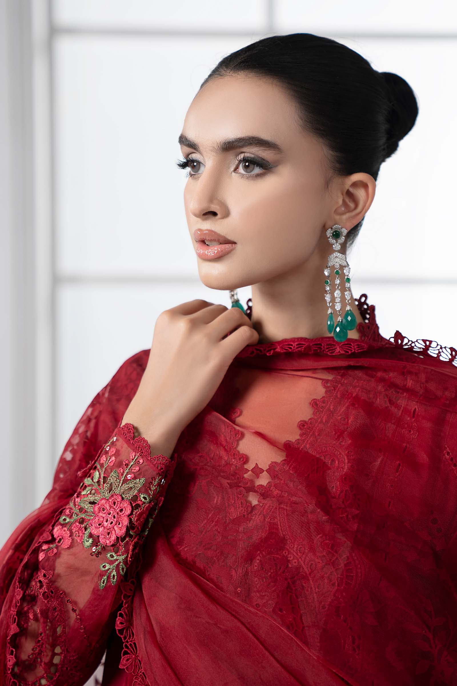 Pakistani Red Embroidered Lawn & Organza Straight-Cut Suit (3-Piece) - Image 3