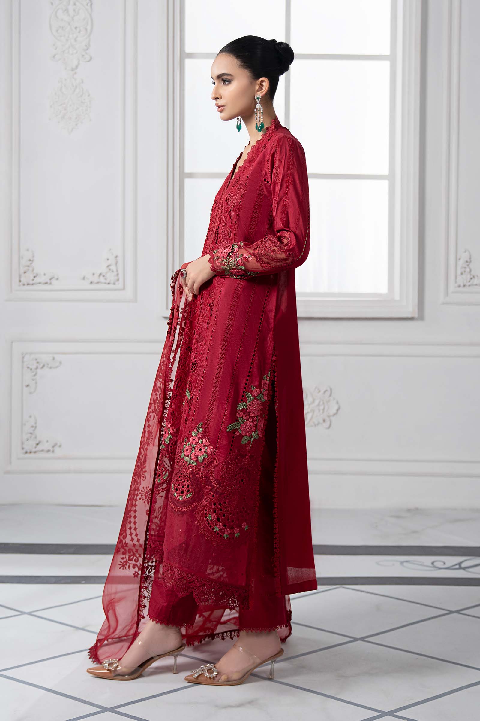 Pakistani Red Embroidered Lawn & Organza Straight-Cut Suit (3-Piece) - Image 4