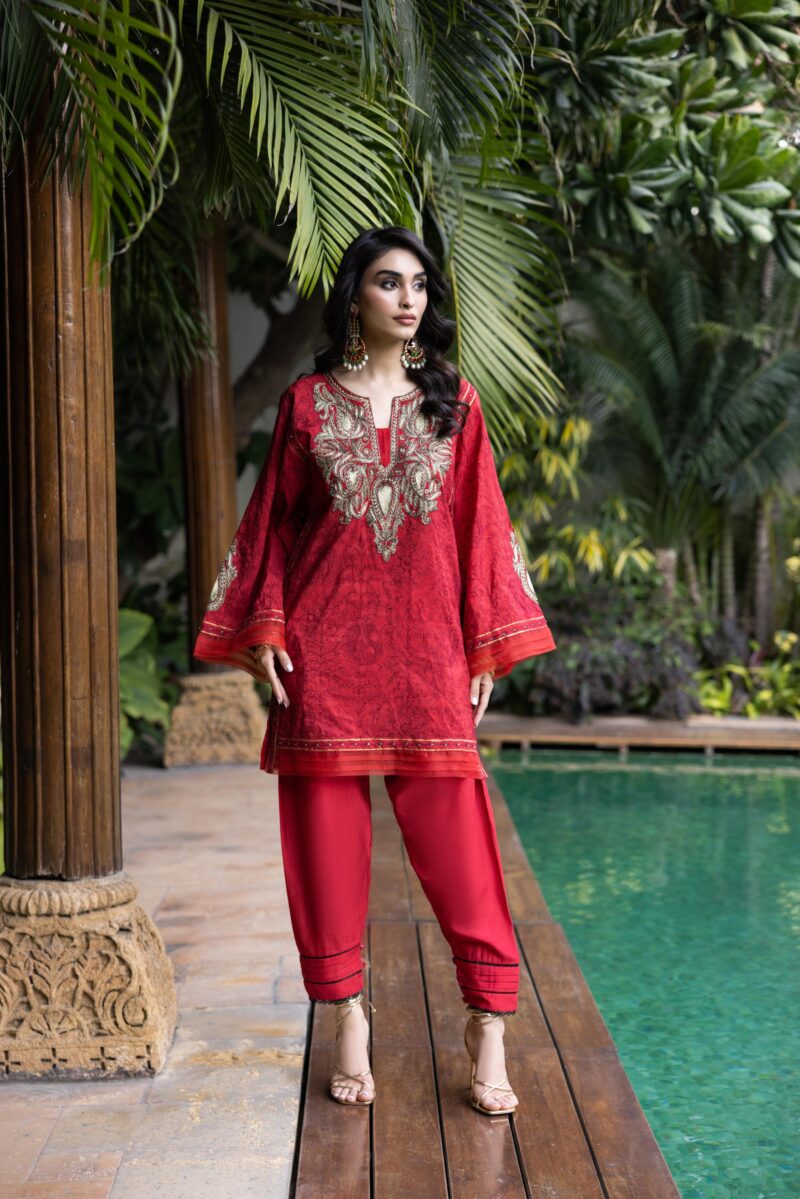 Pakistani Red Aari Embroidered Paper Silk Kurta Set (2-Piece) - Image 1