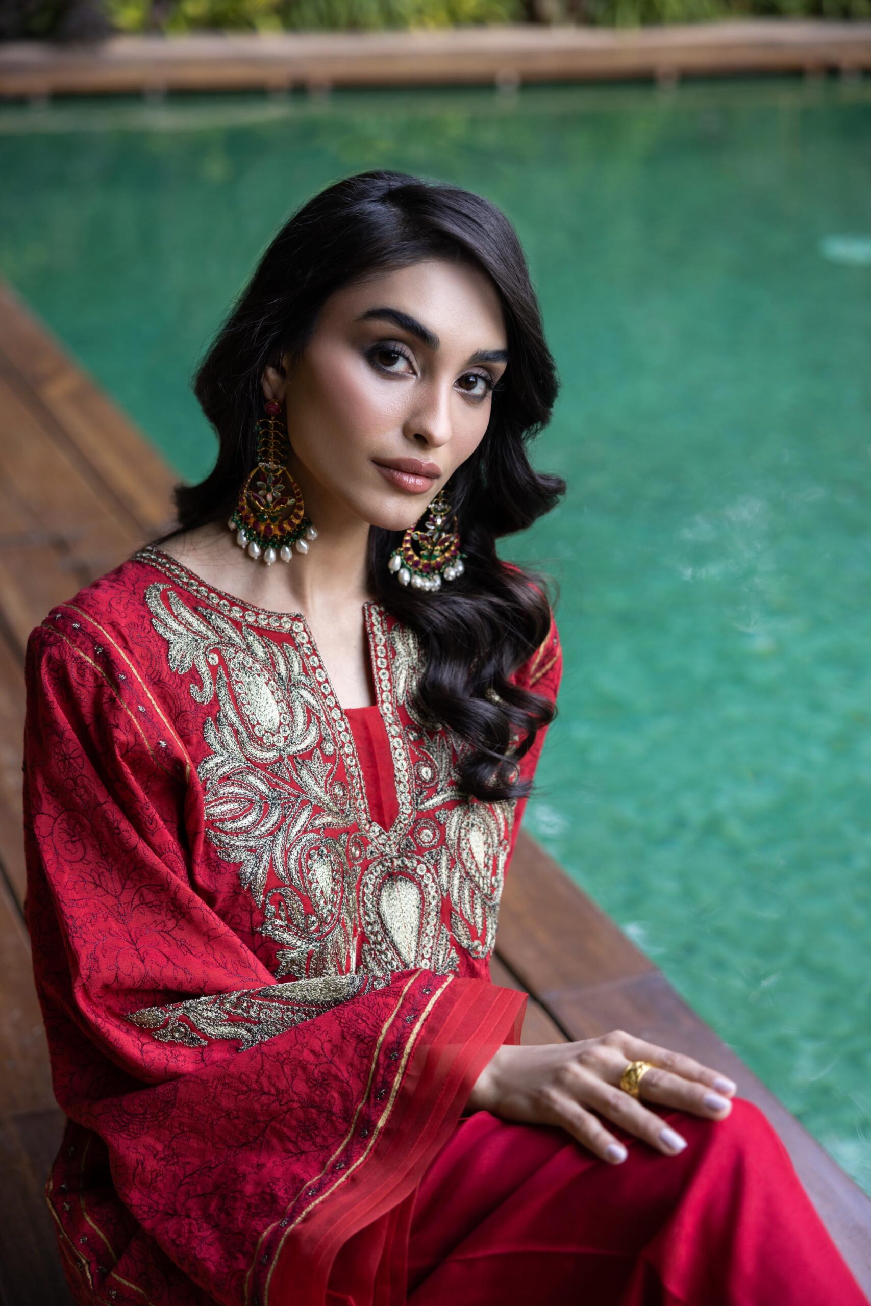 Pakistani Red Aari Embroidered Paper Silk Kurta Set (2-Piece) - Image 4