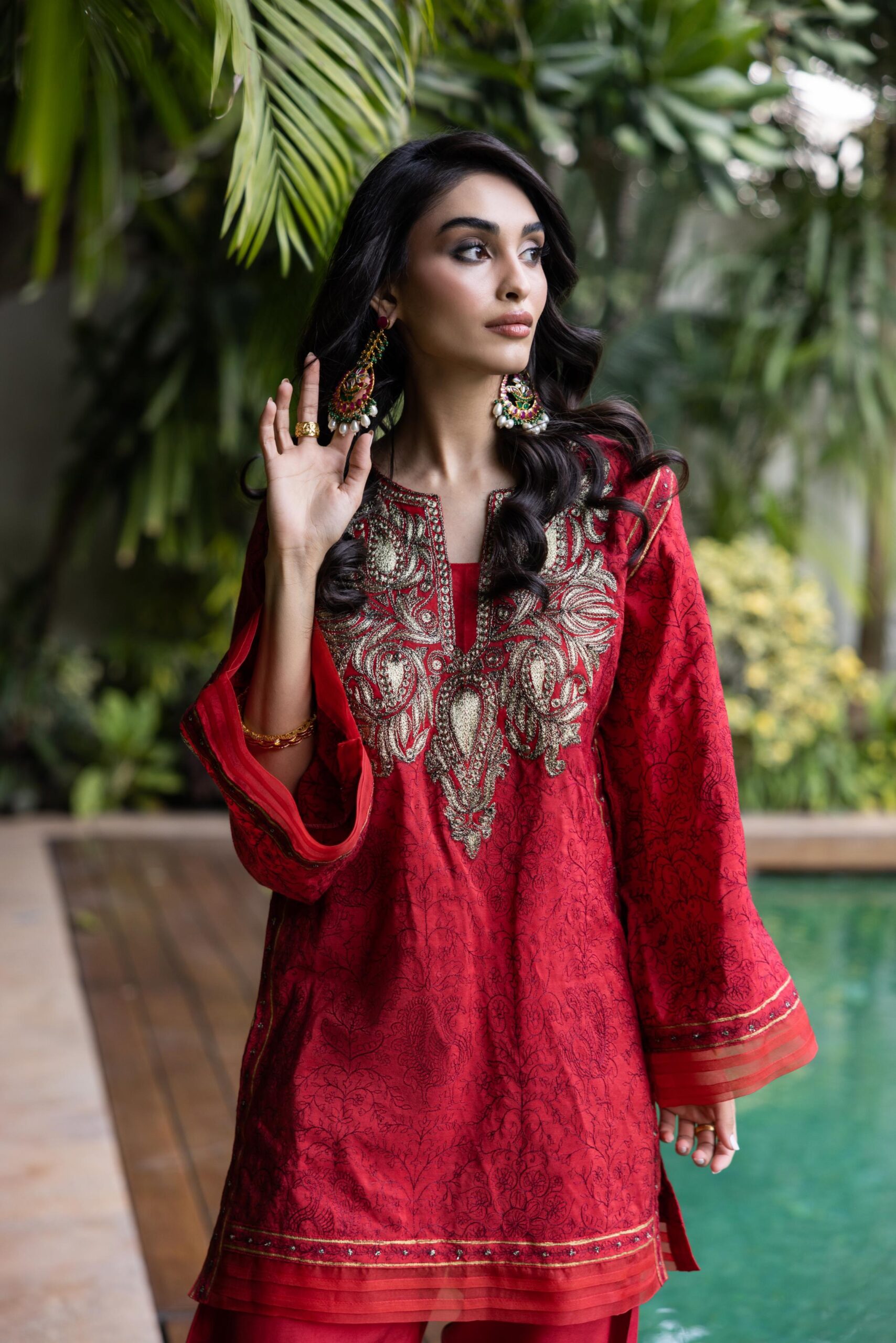 Pakistani Red Aari Embroidered Paper Silk Kurta Set (2-Piece) - Image 5