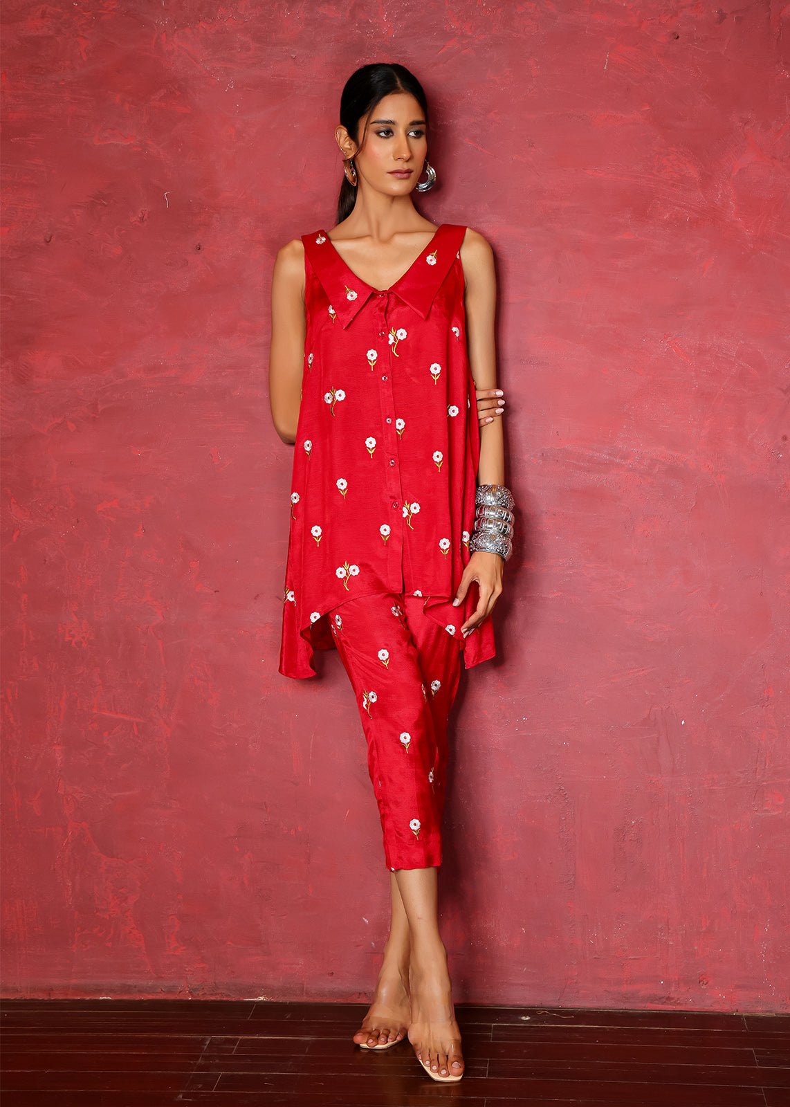 Red Chikan Embroidered Raw Silk Kurta Set (2-Piece) - Image 1