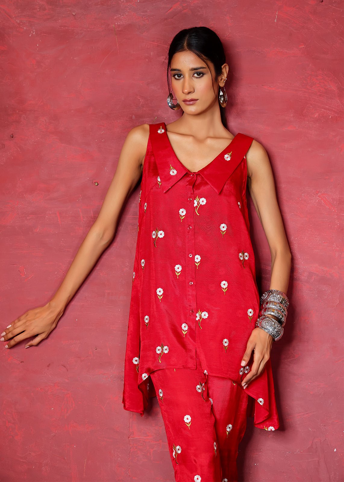 Red Chikan Embroidered Raw Silk Kurta Set (2-Piece) - Image 2