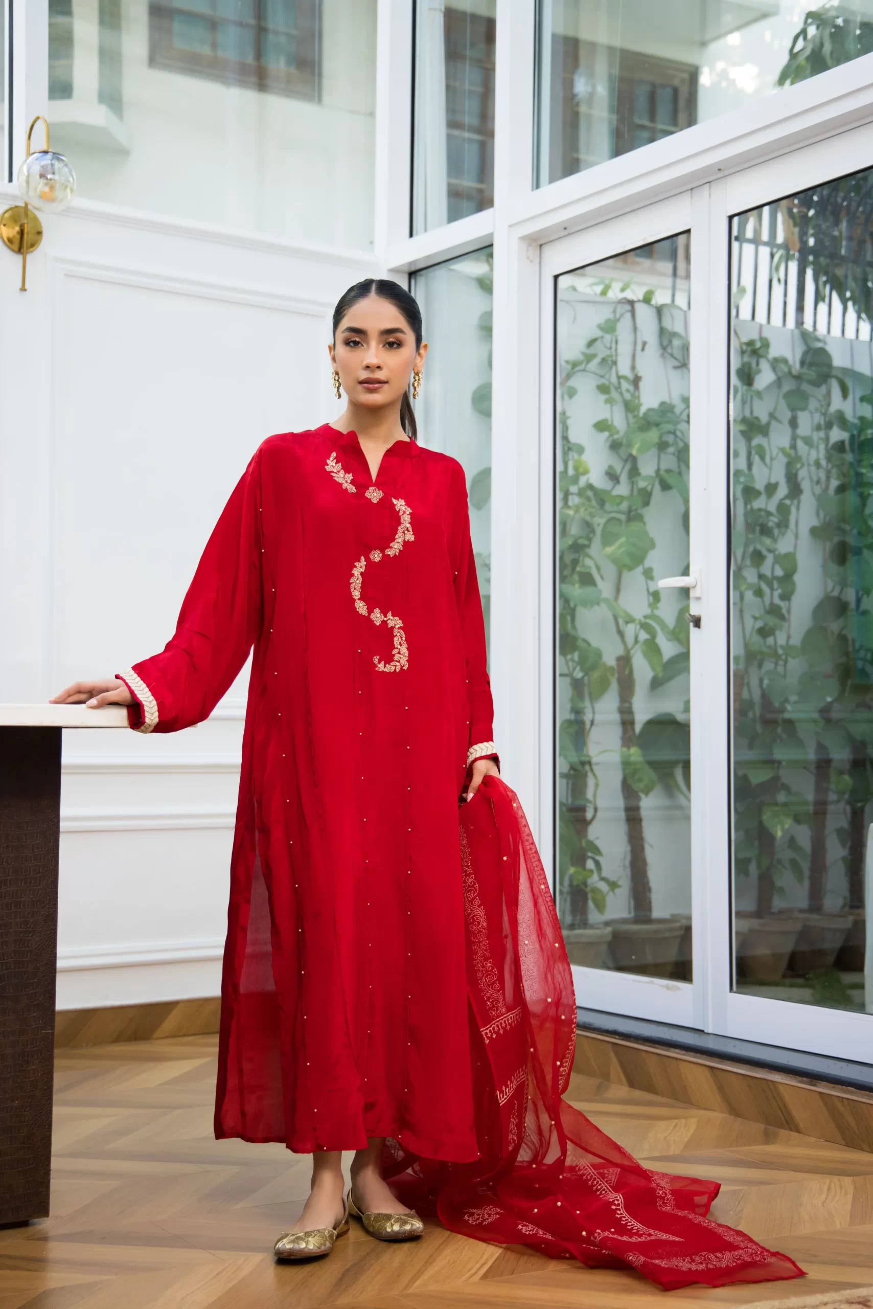 Pakistani Red Arri Embroidered Silk Kurta Set (3-Piece) - Image 3