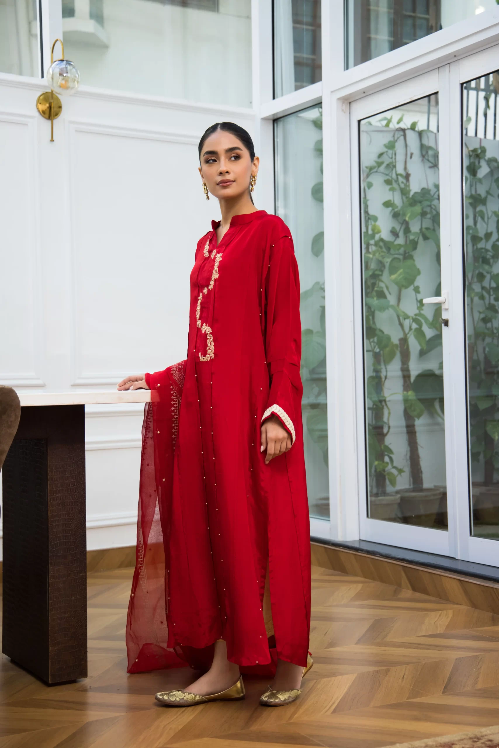 Pakistani Red Arri Embroidered Silk Kurta Set (3-Piece) - Image 4