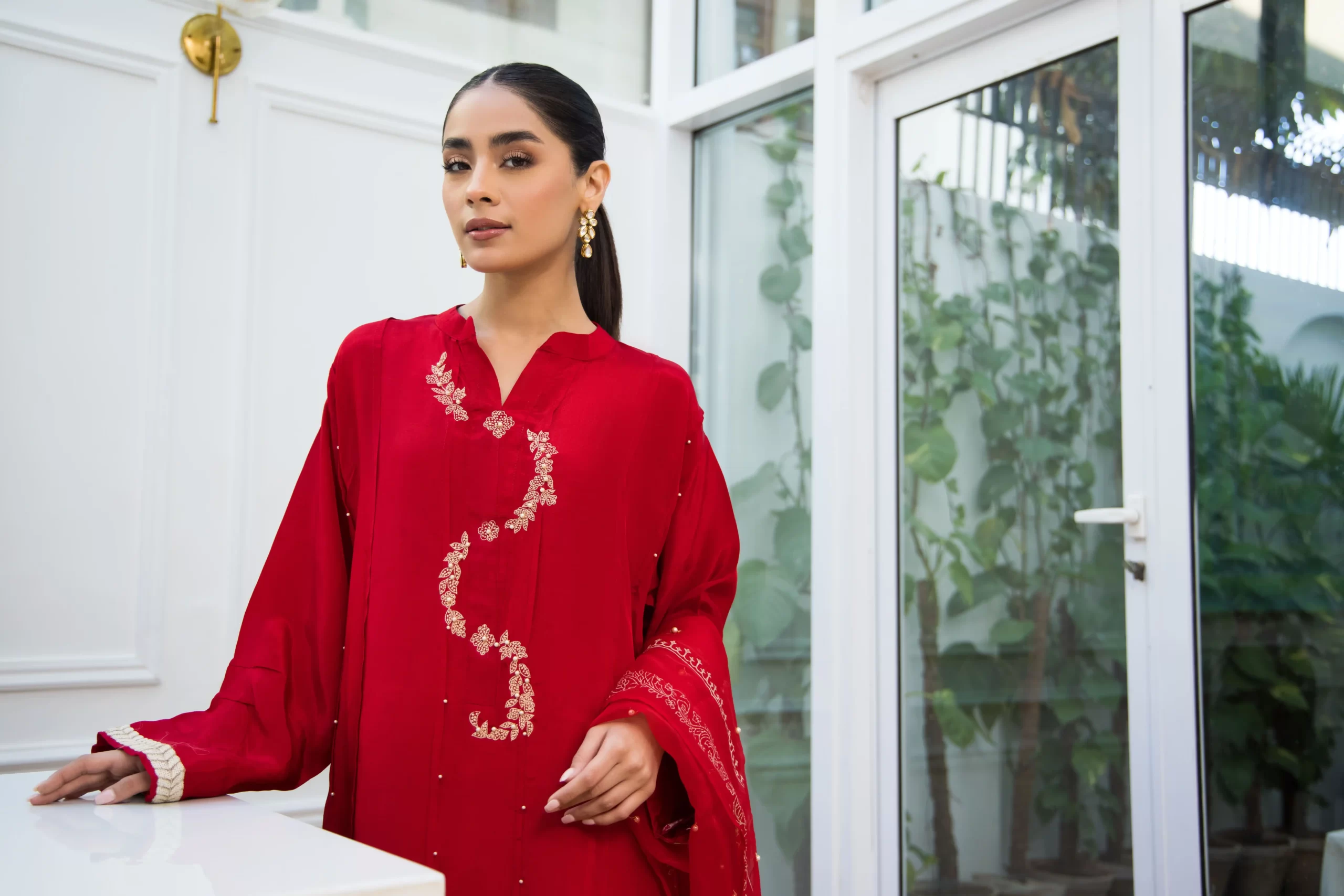 Pakistani Red Arri Embroidered Silk Kurta Set (3-Piece) - Image 6