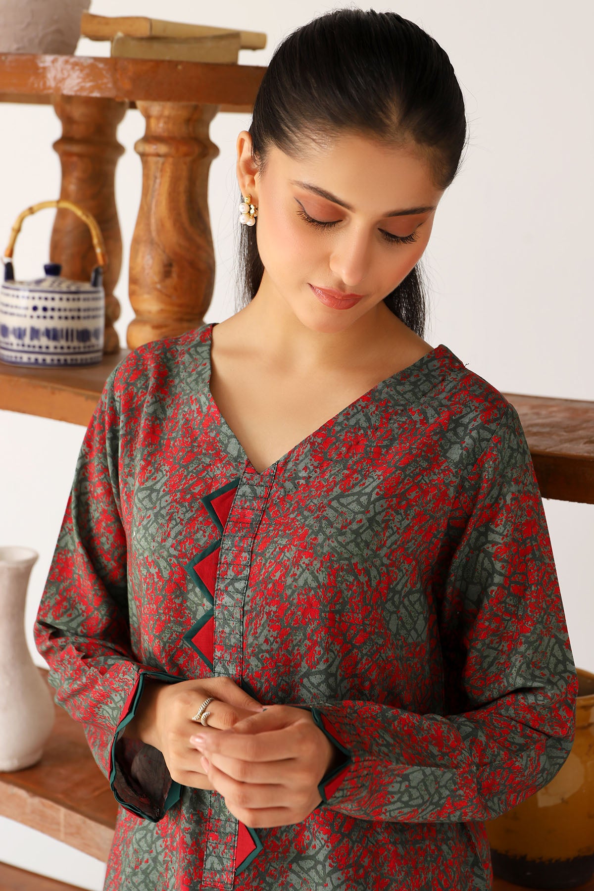 Red and Green Digital Printed Slub Linen Shirt (1-Pc) - Image 3