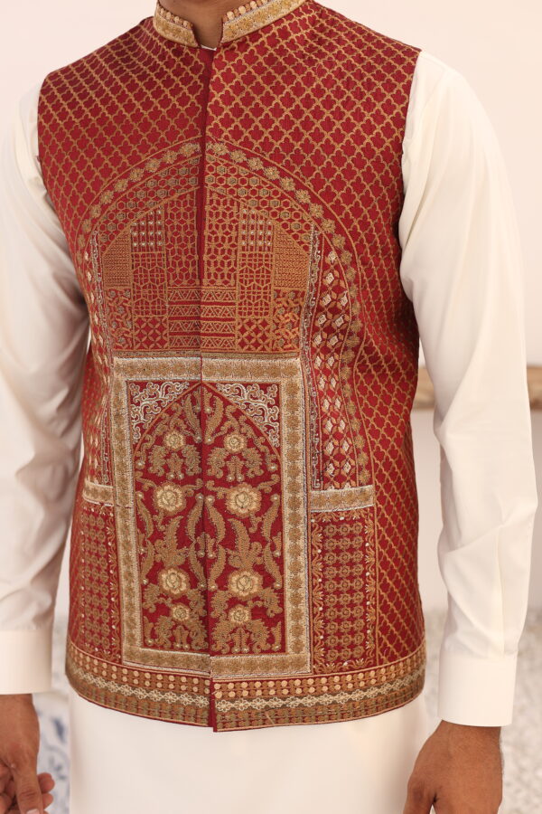 Red Gold Woven Mesuri Waistcoat Kurta (3-Piece) - Image 2