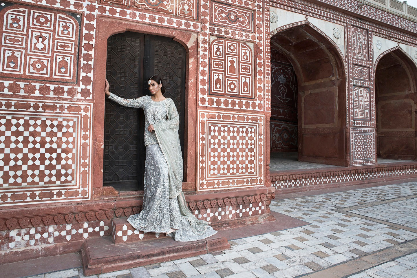 Pakistani Silver Grey Embellished Net Bridal Gown (2-Piece) - Image 2