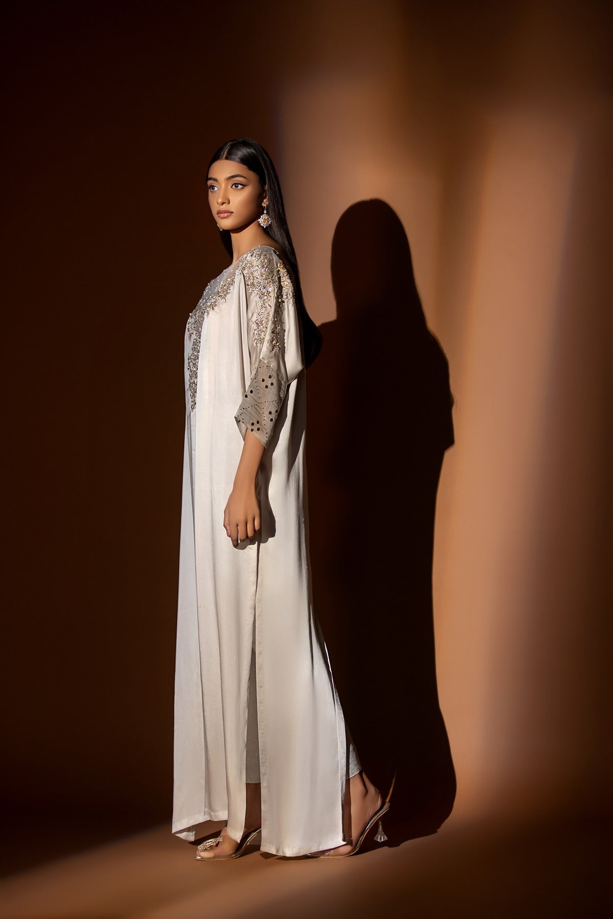 Pakistani Silver Grey Gangajamni Embroidered Silk Kaftan (2-Piece) - Image 1