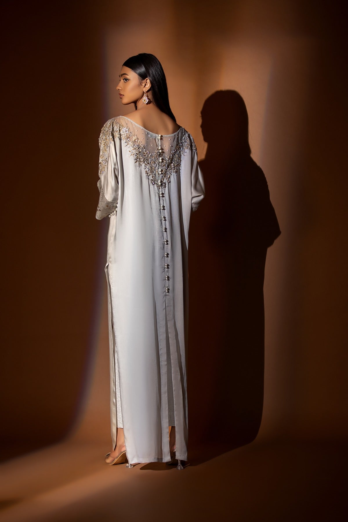 Pakistani Silver Grey Gangajamni Embroidered Silk Kaftan (2-Piece) - Image 3