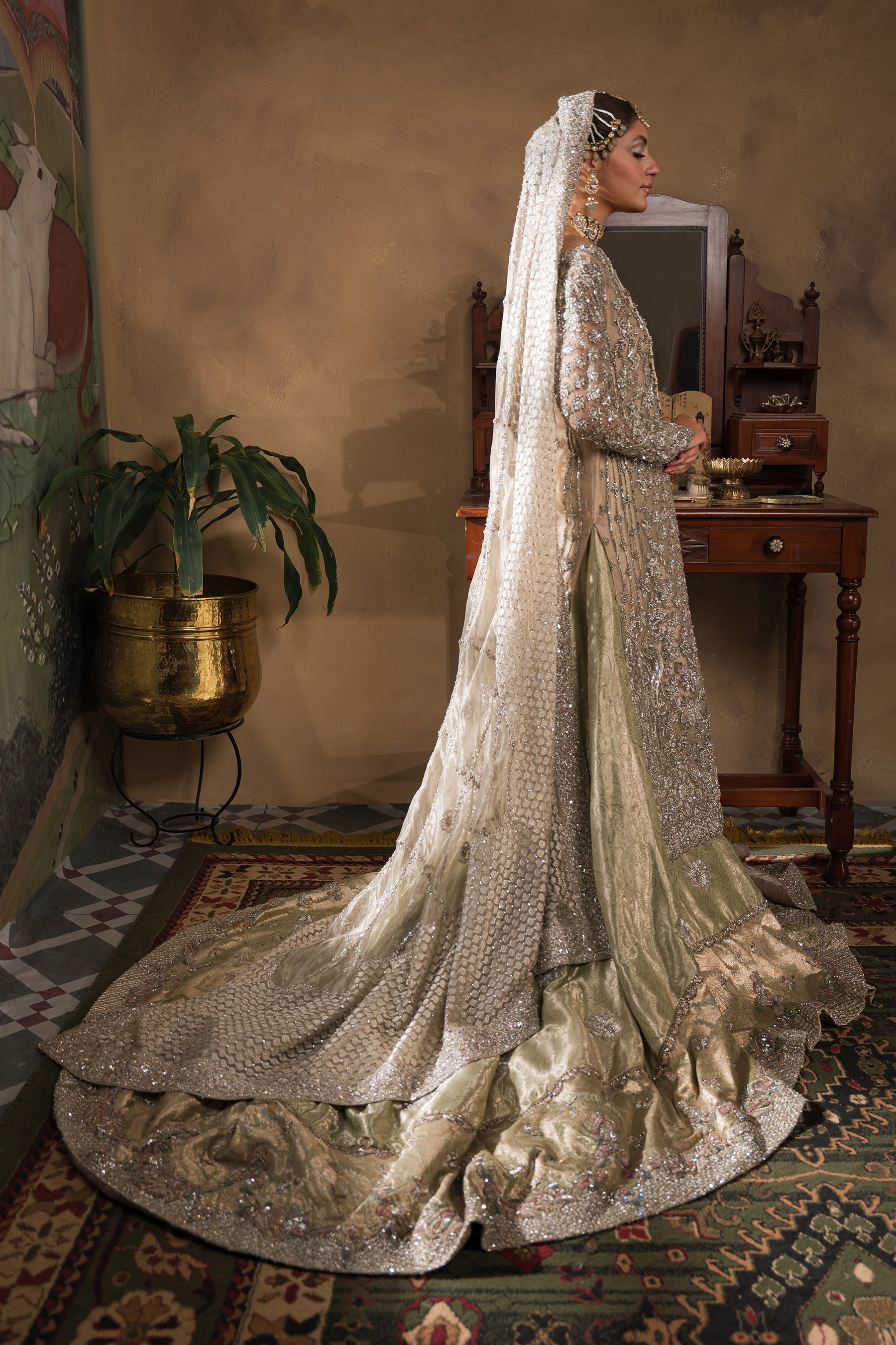 Pakistani Silvery Champagne Zardozi Brocade Farshi Lehenga (3-Piece) - Image 3