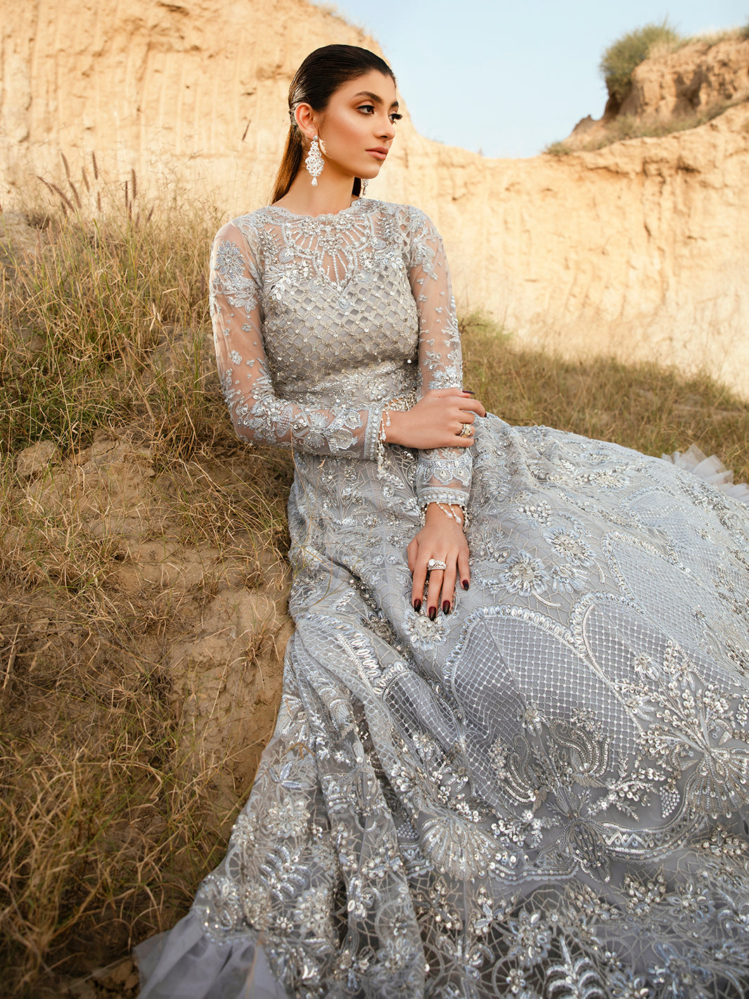 Pakistani Silver Grey Embroidered Net Bridal Lehenga (3-Piece) - Image 6