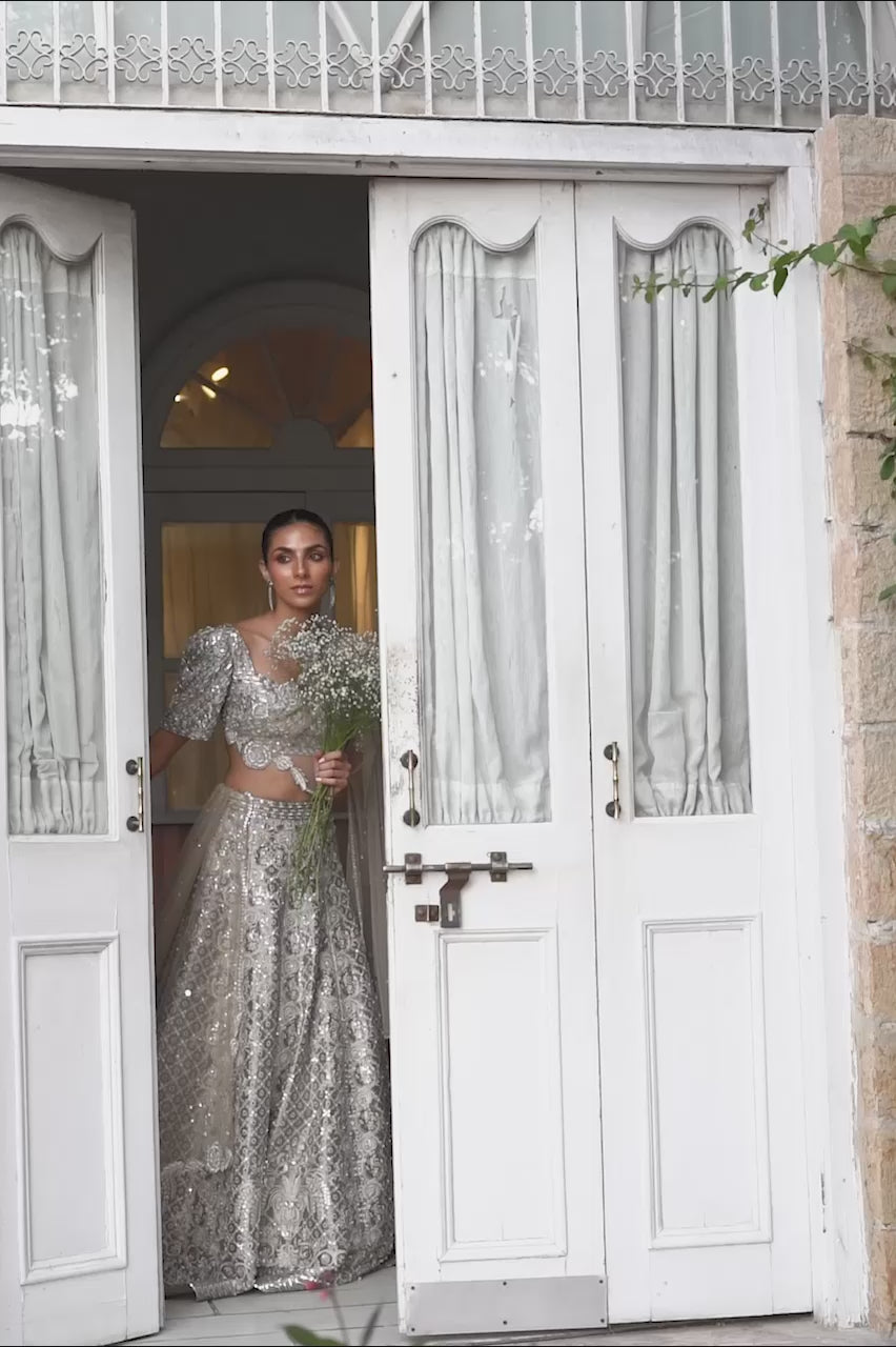 Pakistani Silver Zardozi Tissue Lehenga Choli (3-Piece) - Image 25