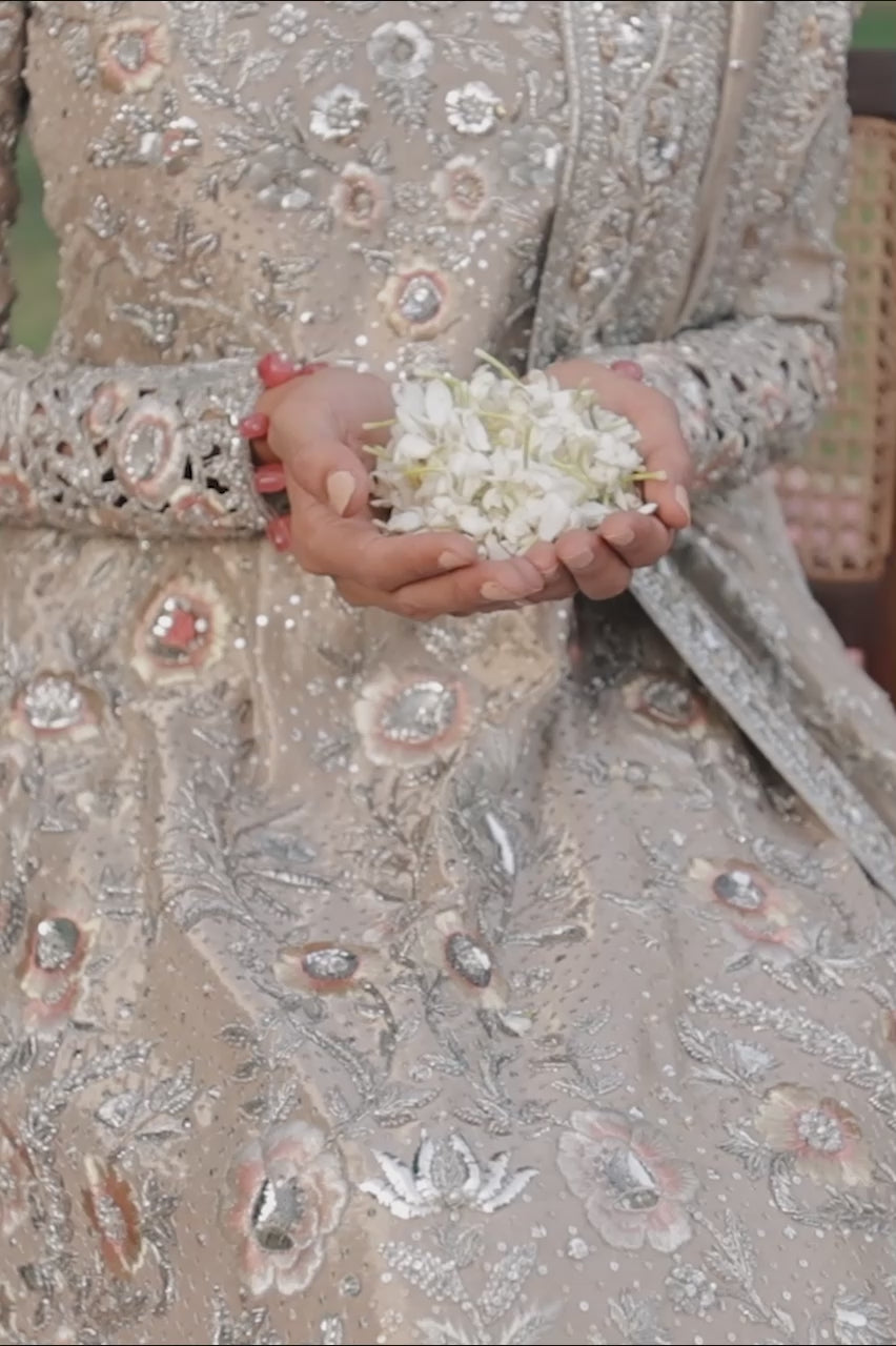 Pakistani Metallic Silver Zardozi Tissue Pishwas (3-Piece) - Image 6